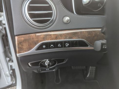 Used 2016 Mercedes-Benz S 550 4MATIC Sedan image 15