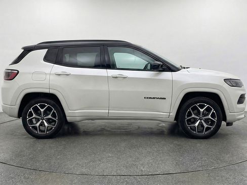 Used 2025 Jeep Compass Limited AWD/4WD image 11