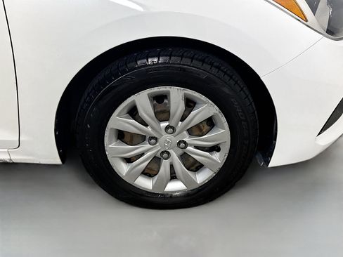 Used 2020 Hyundai Accent SE FWD image 31