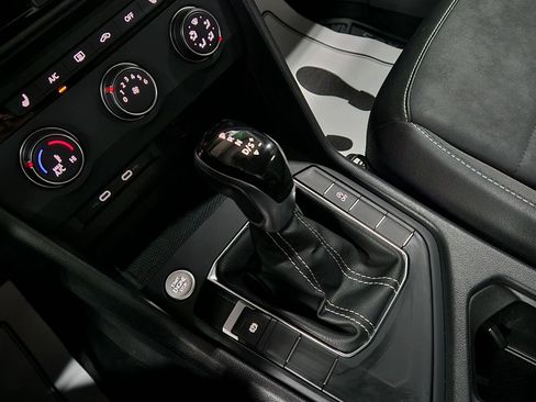 Used 2022 Volkswagen Taos SE w/ IQ.Drive SE Package image 32