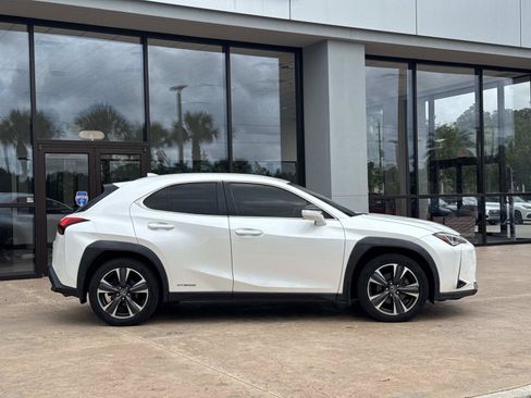 Used 2022 Lexus UX 250h w/ Accessory Package (Z2) AWD/4WD image 2