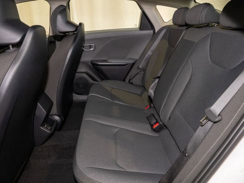 New 2025 Kia K4 LXS image 16