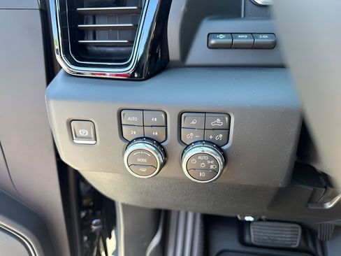 New 2026 GMC Sierra 2500 AT4 image 30