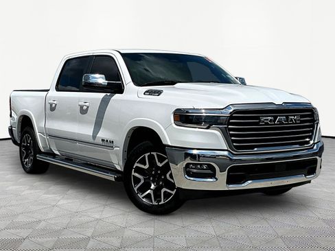Used 2025 RAM 1500 Laramie AWD/4WD image 3