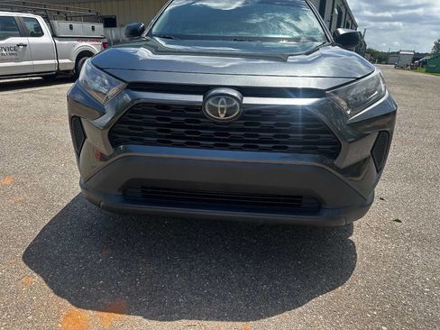 Used 2020 Toyota RAV4 LE FWD image 10