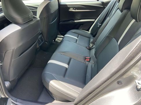 Used 2025 Toyota Camry SE w/ Convenience Package FWD image 18