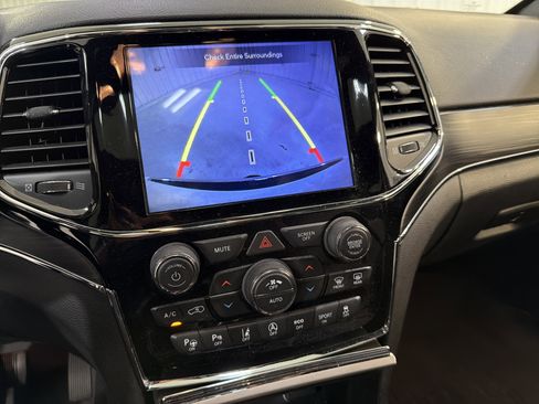 Used 2020 Jeep Grand Cherokee Limited w/ Trailer Tow Group IV image 19