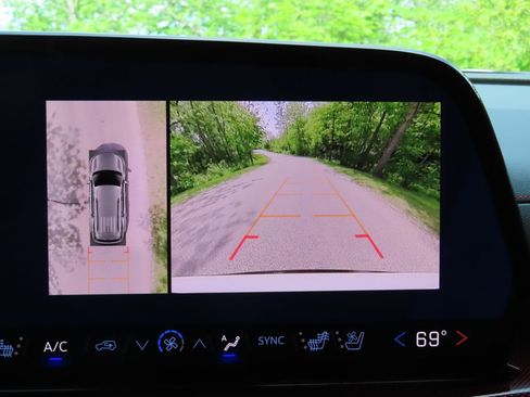 Certified 2026 Chevrolet Traverse RS w/ LPO, Floor Liner Package AWD/4WD image 6