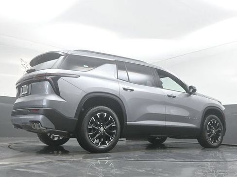 New 2026 Chevrolet Traverse LT w/ Sun and Wheel Package FWD image 12
