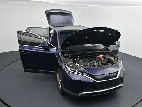 Used 2021 Toyota Venza Limited w/ Carpet Mat Package (TMS) AWD/4WD image 25