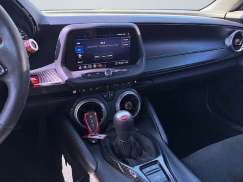 Used 2020 Chevrolet Camaro SS RWD image 11