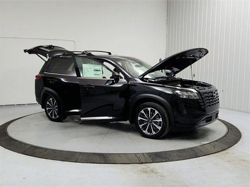 New 2026 Nissan Pathfinder Platinum image 9