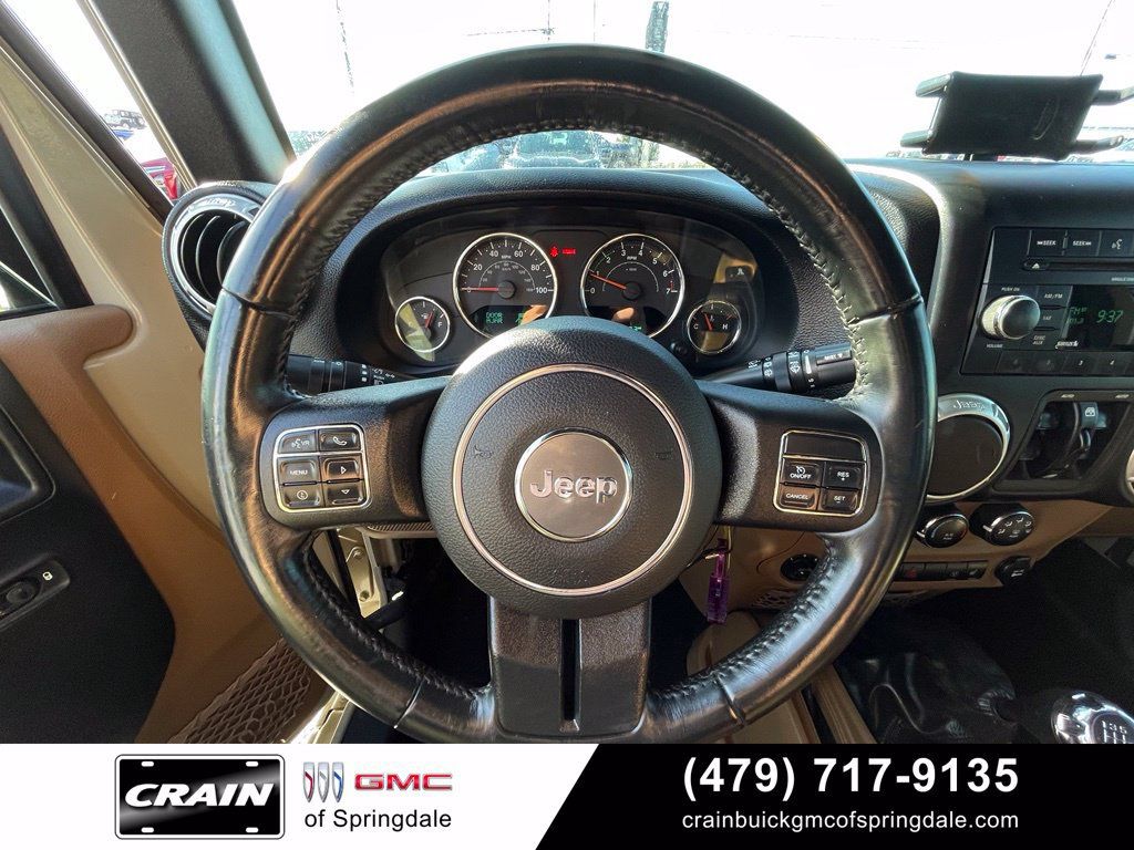 Used 2018 Jeep Wrangler Unlimited Rubicon w/ Cold Weather Group AWD/4WD image 14
