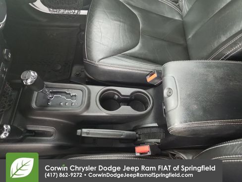 Used 2015 Jeep Wrangler Unlimited Rubicon image 30