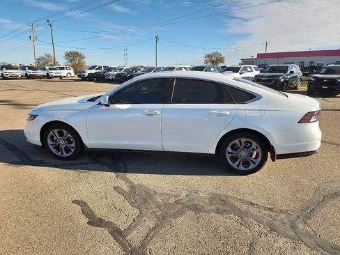 Used 2023 Honda Accord EX image 2