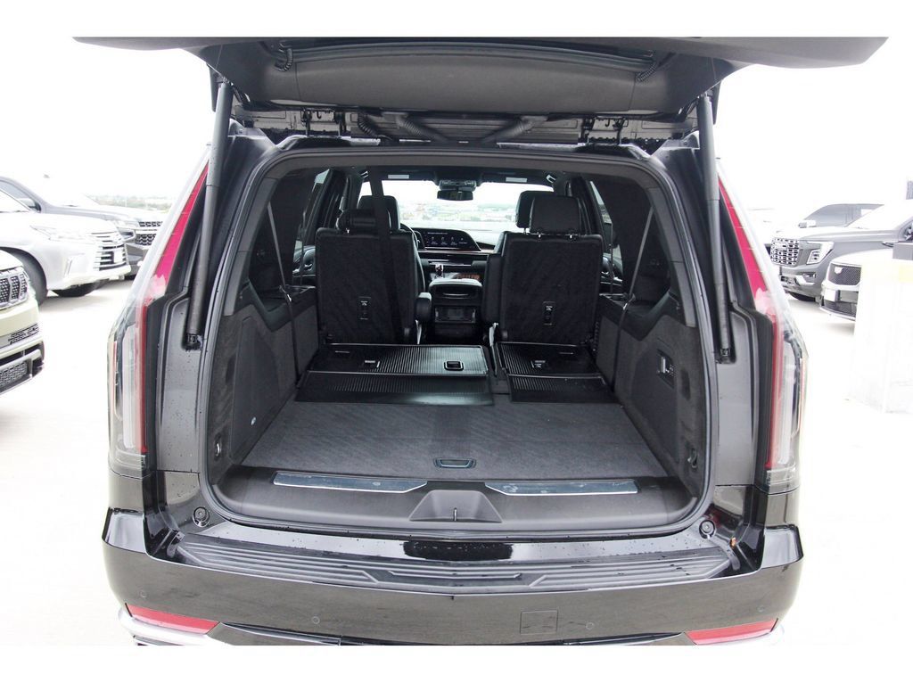 Used 2024 Cadillac Escalade ESV Luxury RWD image 30