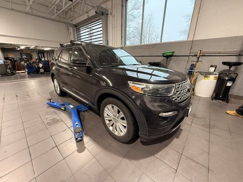 Used 2020 Ford Explorer Limited image 1