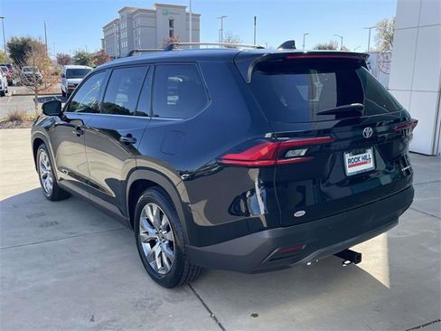 Used 2024 Toyota Grand Highlander Limited image 8