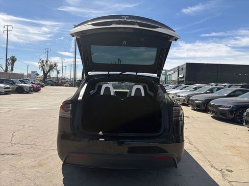 Used 2022 Tesla Model X Plaid image 5