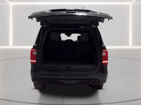 Used 2020 Ford Expedition XLT w/ Equipment Group 202A AWD/4WD image 9