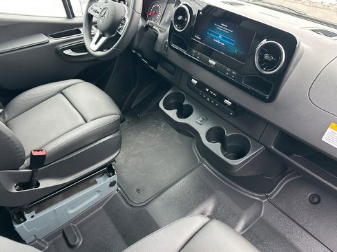New 2024 Mercedes-Benz Sprinter 2500 image 16