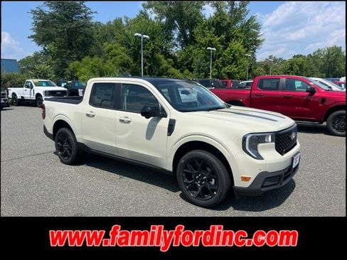 New 2025 Ford Maverick Lariat w/ Black Appearance Package image 1