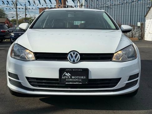 Used 2015 Volkswagen Golf S image 2