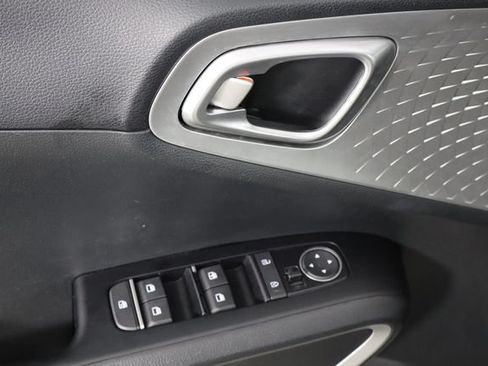 Used 2023 Kia Soul LX FWD image 20