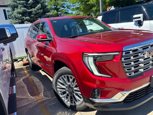 Used 2025 GMC Acadia Denali AWD/4WD image 2