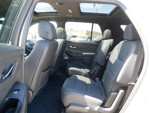 Used 2023 Chevrolet Traverse LT w/ LT Premium Package AWD/4WD image 35