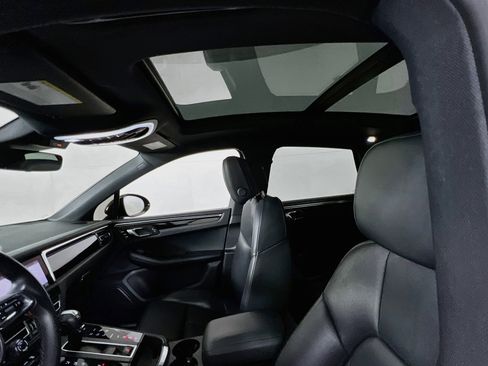 Used 2023 Porsche Macan S image 22
