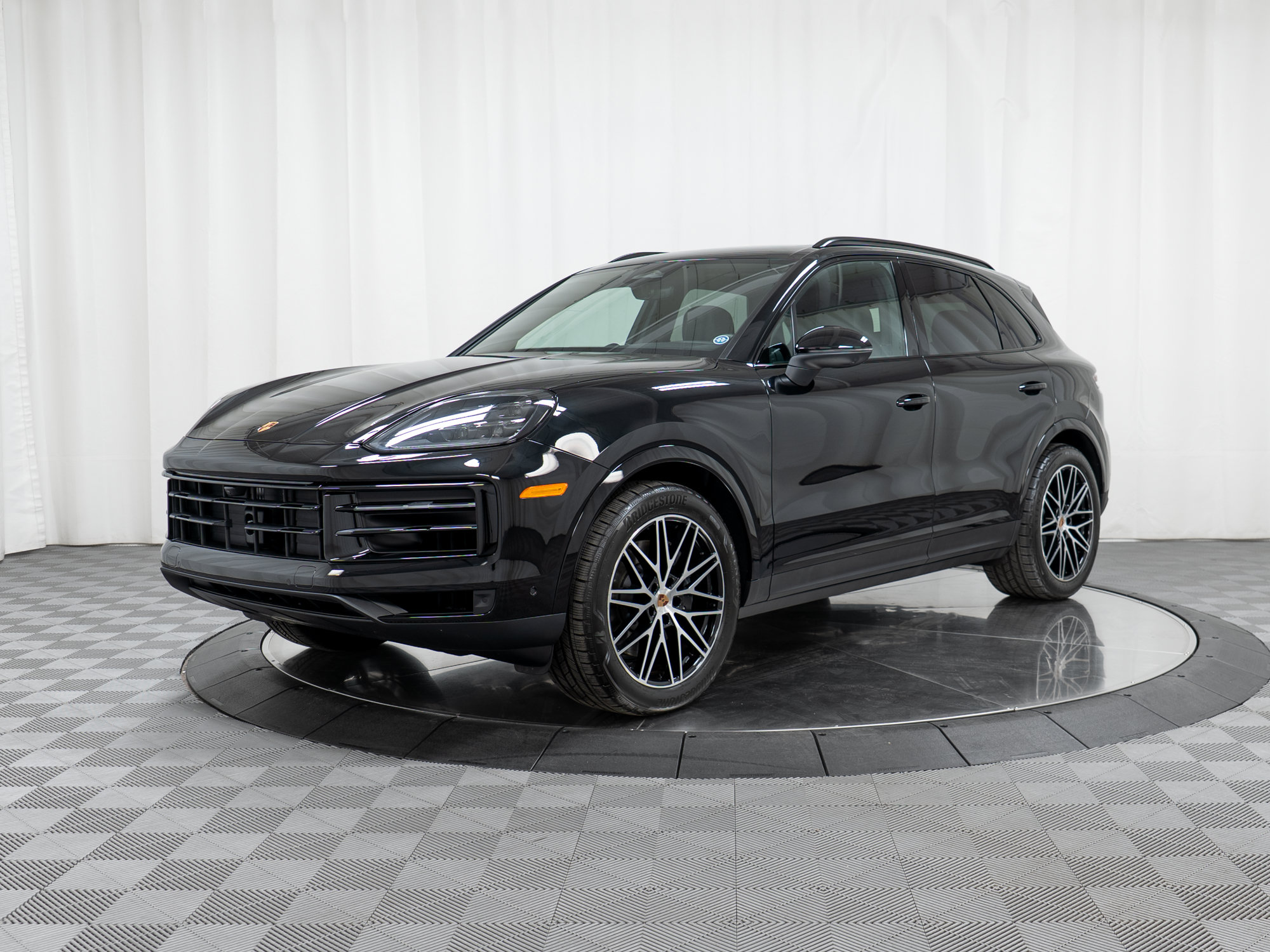 Certified 2026 Porsche Cayenne w/ Premium Package Plus AWD/4WD image 1