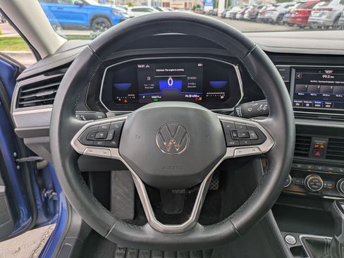 Used 2022 Volkswagen Jetta SE FWD image 19