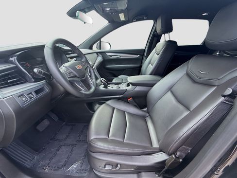 Used 2024 Cadillac XT5 Luxury FWD image 16