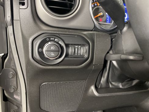 Used 2022 Jeep Gladiator Sport AWD/4WD image 25