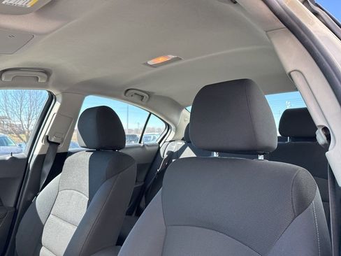 Used 2016 Chevrolet Cruze LT image 9