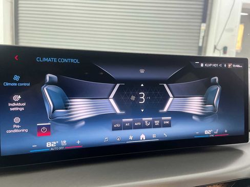 Used 2026 BMW M340i xDrive image 17