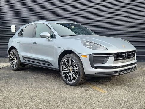 Certified 2026 Porsche Macan AWD/4WD image 9