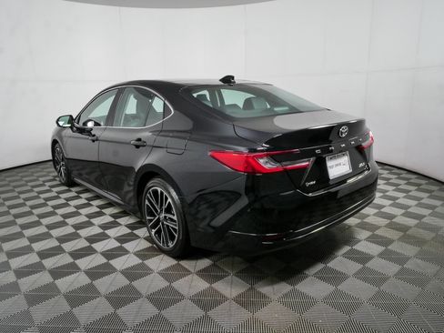 Used 2025 Toyota Camry XLE w/ Premium Plus Package FWD image 27
