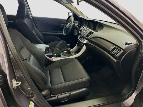 Used 2015 Honda Accord Sport image 31