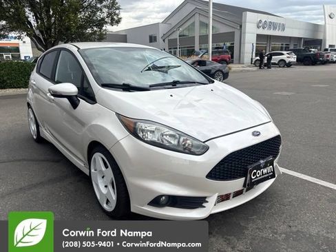 Used 2016 Ford Fiesta ST FWD image 3