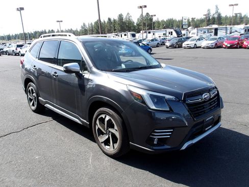 Used 2022 Subaru Forester Touring w/ Popular Package #2 image 7