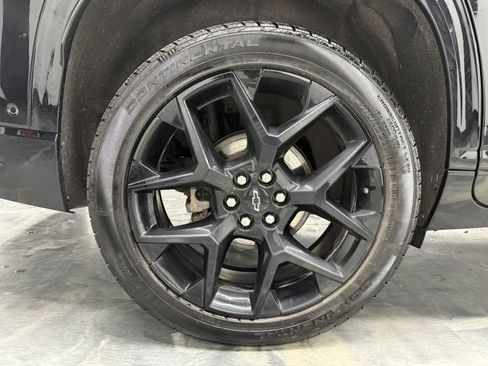 Used 2024 Chevrolet Traverse RS image 38