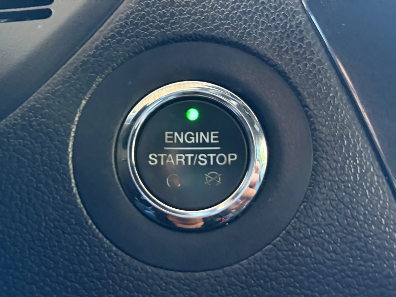 Used 2018 Ford Explorer Limited AWD/4WD image 28