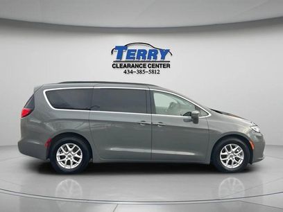 Used 2022 Chrysler Pacifica Touring-L