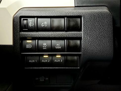 Used 2024 Toyota Tacoma TRD Sport w/ TRD Sport Upgrade Package AWD/4WD image 40