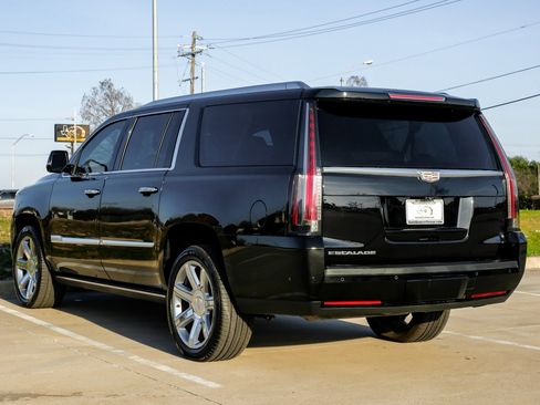 Used 2019 Cadillac Escalade ESV Premium Luxury image 12