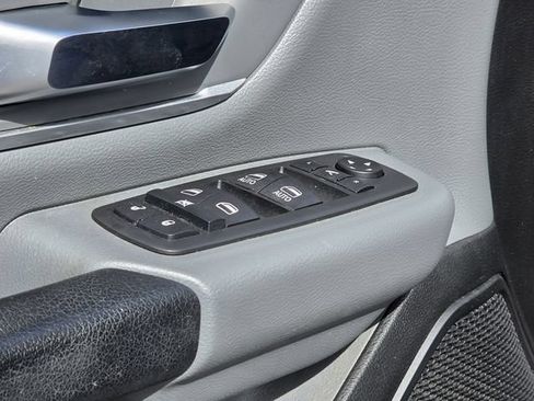 Used 2020 RAM 1500 Big Horn AWD/4WD image 18