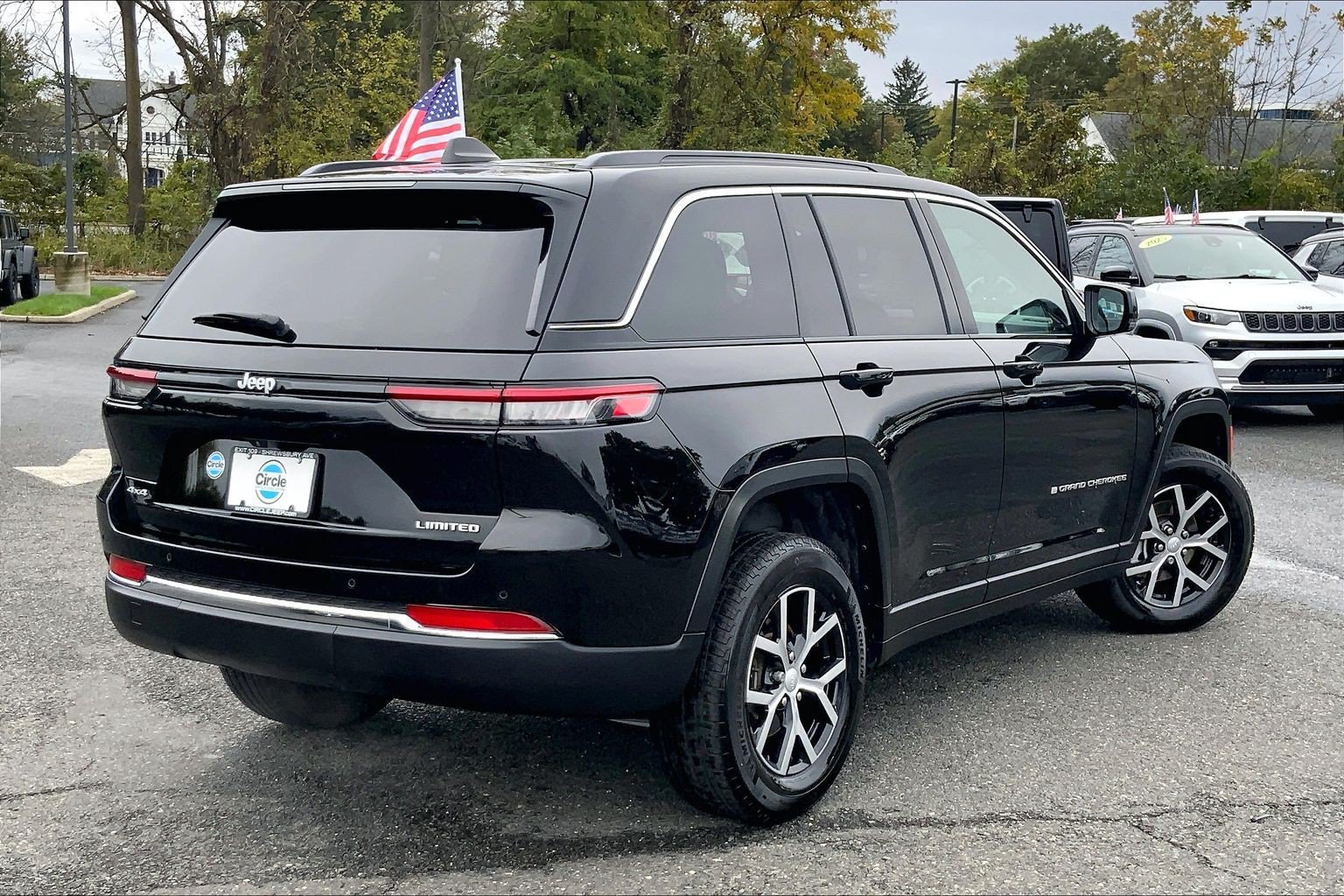 Certified 2024 Jeep Grand Cherokee Limited AWD/4WD image 11