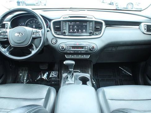 Used 2019 Kia Sorento EX AWD/4WD image 16